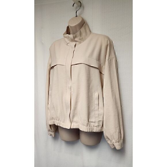 Nine West Draped Bomber Jacket
Beige Size XL - Picture 5 of 9